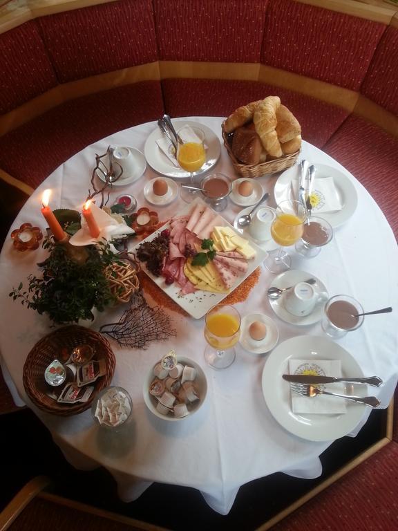 Landhotel Weisses Roess'L Adorf エクステリア 写真